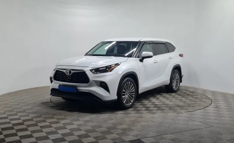 Toyota Highlander 2023 года за 22 500 000 тг. в Алматы