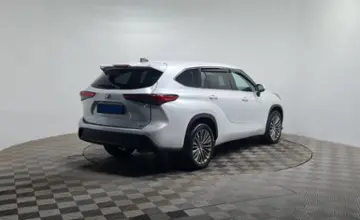 Toyota Highlander 2023 года за 22 500 000 тг. в Алматы