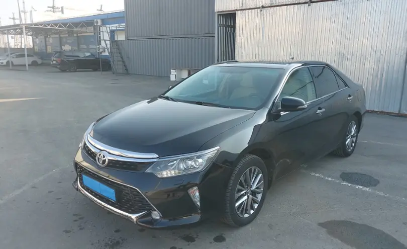Toyota Camry 2017 года за 12 500 000 тг. в Атырау