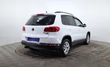 Volkswagen Tiguan 2015 года за 5 990 000 тг. в Астана