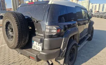 Toyota FJ Cruiser 2015 года за 13 500 000 тг. в Астана