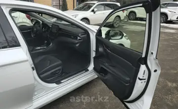 Toyota Camry 2023 года за 18 000 000 тг. в Алматы