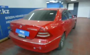 Mercedes-Benz C-Класс 2003 года за 3 000 000 тг. в Астана