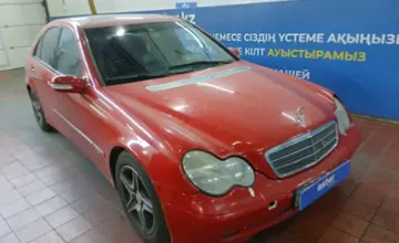 Mercedes-Benz C-Класс 2003 года за 3 000 000 тг. в Астана фото 3