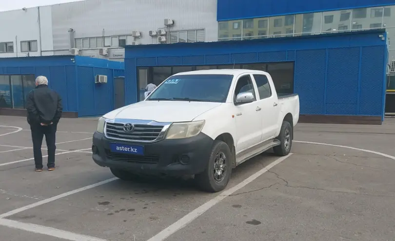 Toyota Hilux 2013 года за 7 000 000 тг. в Алматы