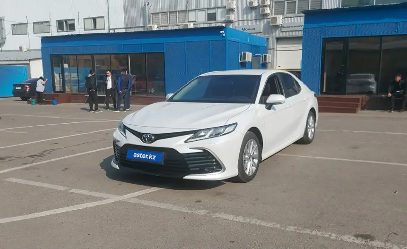 Toyota Camry 2023 года за 16 000 000 тг. в Алматы