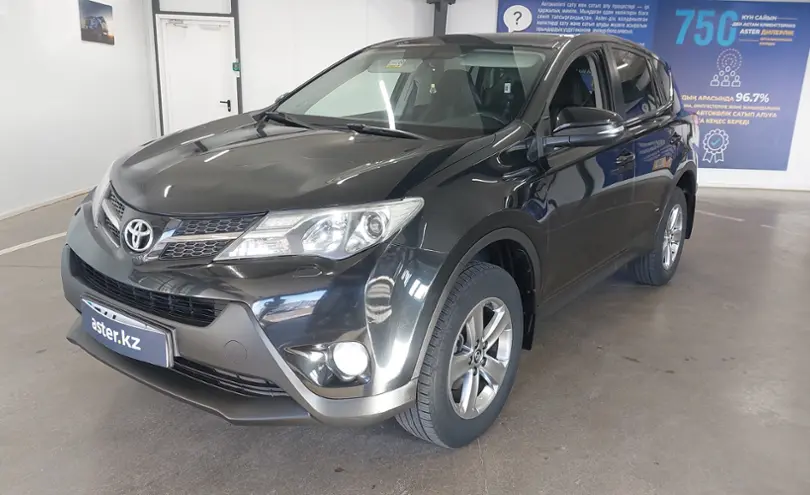 Toyota RAV4 2015 года за 11 000 000 тг. в Астана