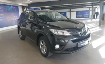 Toyota RAV4 2015 года за 11 000 000 тг. в Астана фото 2