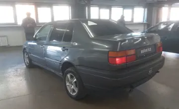 Volkswagen Vento 1992 года за 700 000 тг. в Астана фото 4