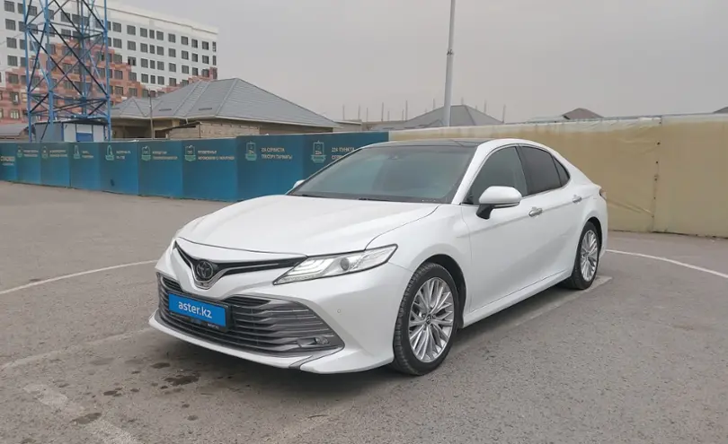Toyota Camry 2020 года за 14 000 000 тг. в Шымкент