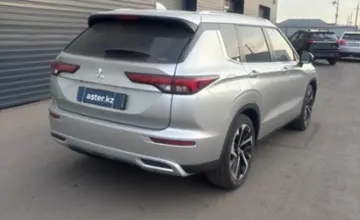 Mitsubishi Outlander 2024 года за 20 500 000 тг. в Петропавловск