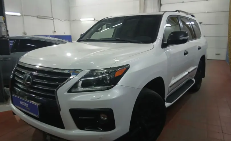 Lexus LX 2015 года за 30 000 000 тг. в Астана