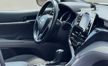 Toyota Camry 2021 года за 13 900 000 тг. в Астана