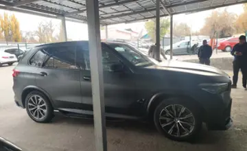 BMW X5 2018 года за 26 000 000 тг. в Алматы фото 4