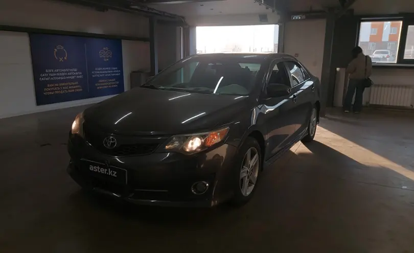 Toyota Camry 2014 года за 8 000 000 тг. в Астана