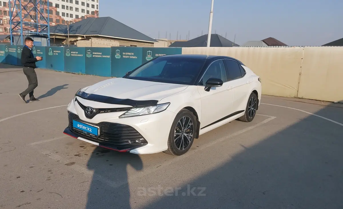 Toyota Camry 2020 года за 15 000 000 тг. в Шымкент