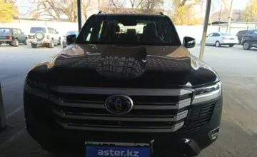 Toyota Land Cruiser 2023 года за 64 000 000 тг. в Алматы фото 2