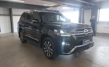 Toyota Land Cruiser 2018 года за 35 000 000 тг. в Астана фото 2
