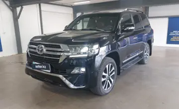Toyota Land Cruiser 2018 года за 35 000 000 тг. в Астана фото 1