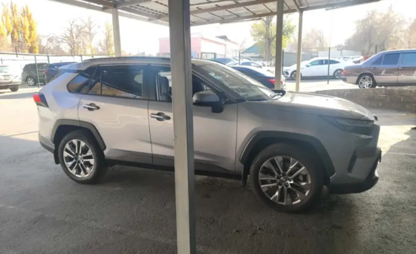 Toyota RAV4 2023 года за 18 000 000 тг. в Алматы фото 4