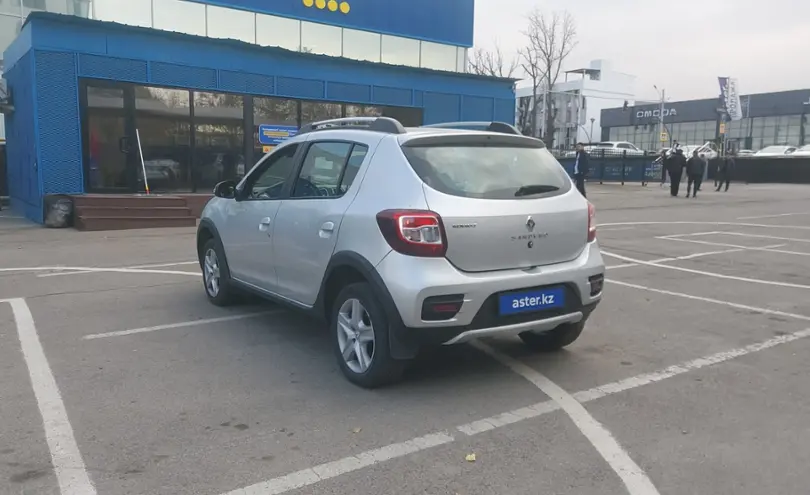 Renault Sandero 2015 года за 5 000 000 тг. в Алматы фото 4
