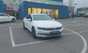 Volkswagen Passat 2017 года за 10 000 000 тг. в Алматы фото 2