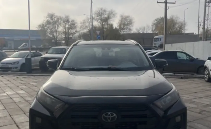Toyota RAV4 2021 года за 16 000 000 тг. в Уральск фото 2