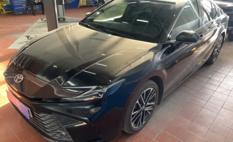 Toyota Camry 2025 года за 23 000 000 тг. в Астана