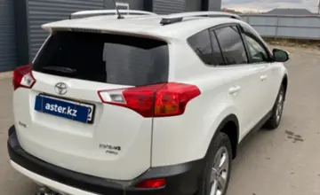 Toyota RAV4 2015 года за 9 800 000 тг. в Петропавловск