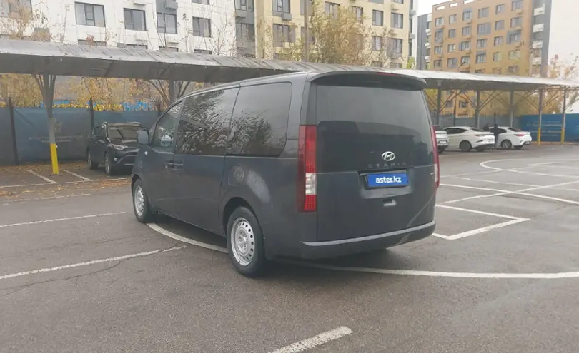 Hyundai Staria 2023 года за 20 000 000 тг. в Алматы фото 4