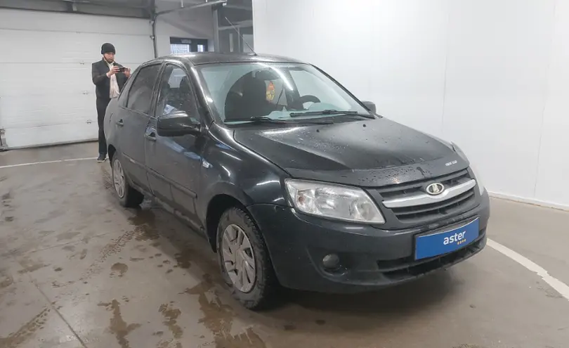 LADA (ВАЗ) Granta 2013 года за 2 500 000 тг. в Астана фото 2