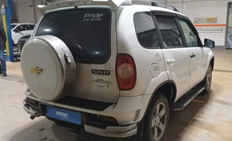Chevrolet Niva 2014 года за 3 500 000 тг. в Караганда фото 5