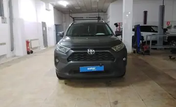 Toyota RAV4 2021 года за 15 500 000 тг. в Актобе фото 2