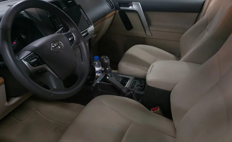 Toyota Land Cruiser Prado 2022 года за 45 000 000 тг. в Астана фото 5