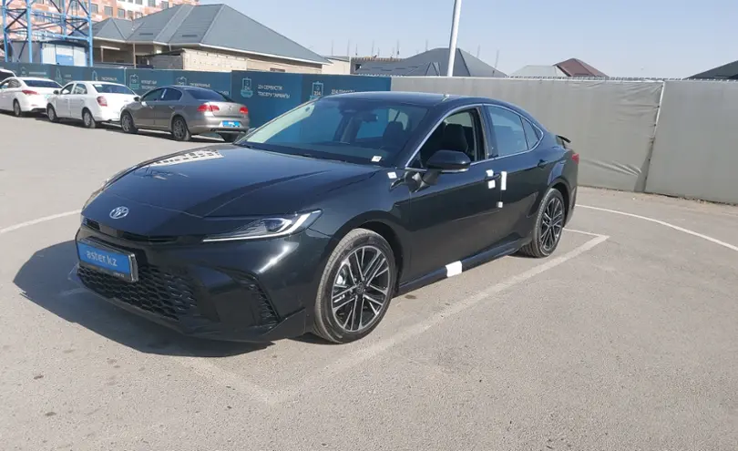 Toyota Camry 2025 года за 19 000 000 тг. в Шымкент