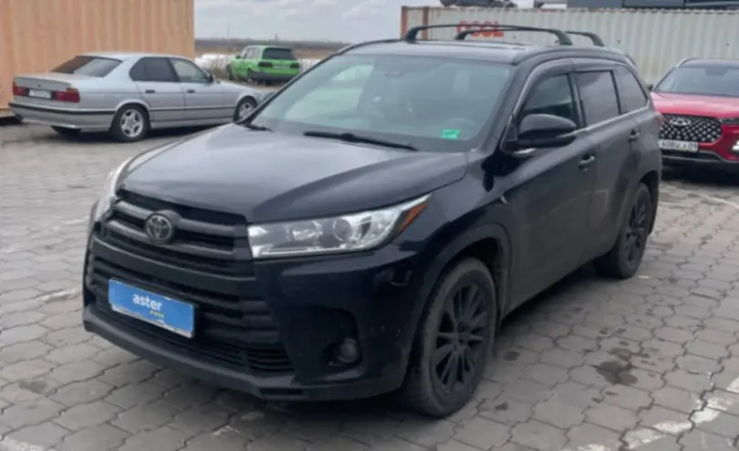 Toyota Highlander 2019 года за 19 000 000 тг. в Караганда