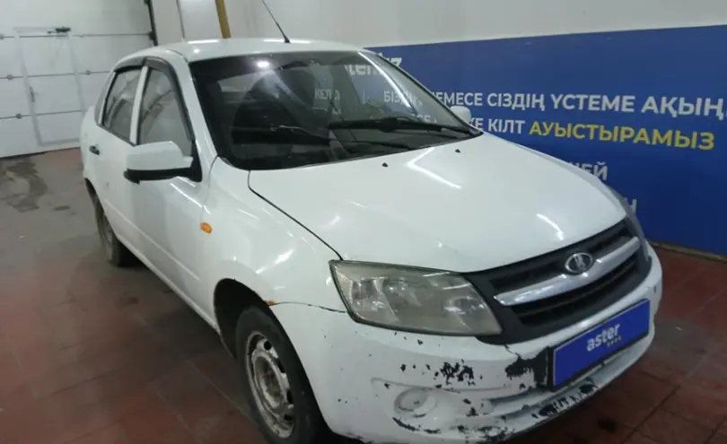 LADA (ВАЗ) Granta 2013 года за 1 800 000 тг. в Астана фото 3