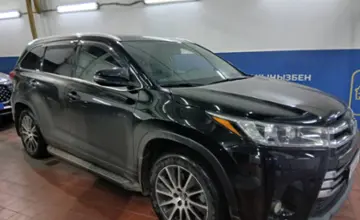 Toyota Highlander 2018 года за 21 000 000 тг. в Астана фото 4