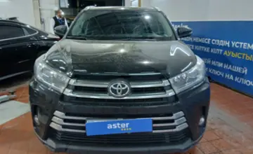 Toyota Highlander 2018 года за 21 000 000 тг. в Астана фото 2