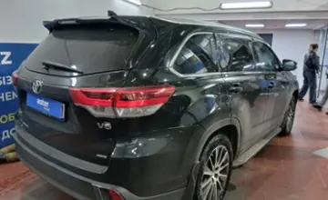 Toyota Highlander 2018 года за 21 000 000 тг. в Астана