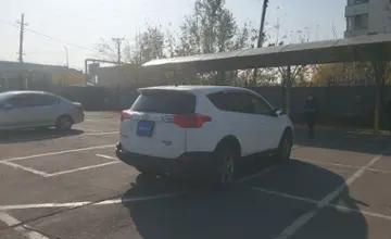 Toyota RAV4 2015 года за 11 000 000 тг. в Алматы фото 3