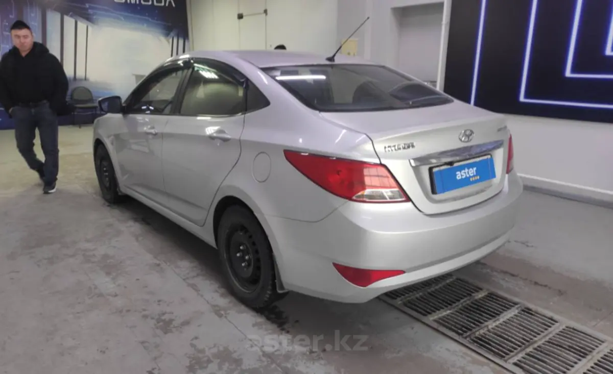 Hyundai Solaris 2014