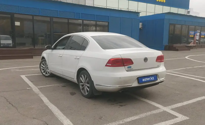 Volkswagen Passat 2014 года за 6 500 000 тг. в Алматы фото 4