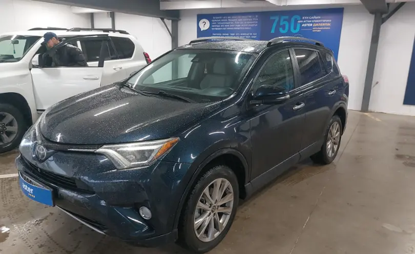 Toyota RAV4 2017 года за 14 000 000 тг. в Астана
