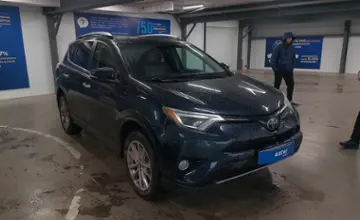 Toyota RAV4 2017 года за 14 000 000 тг. в Астана фото 2