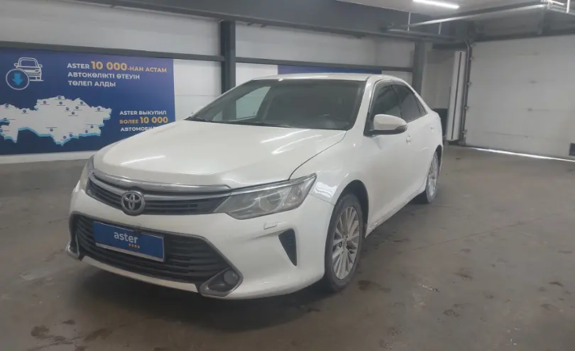 Toyota Camry 2015 года за 9 500 000 тг. в Астана