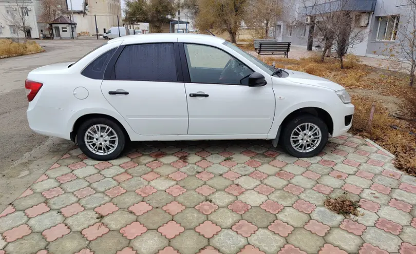 LADA (ВАЗ) Granta 2018 года за 3 600 000 тг. в Атырауская область фото 3