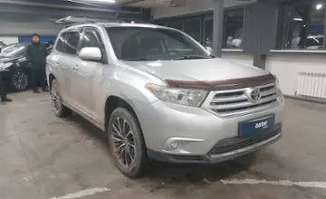 Toyota Highlander 2011 года за 13 000 000 тг. в Астана фото 2
