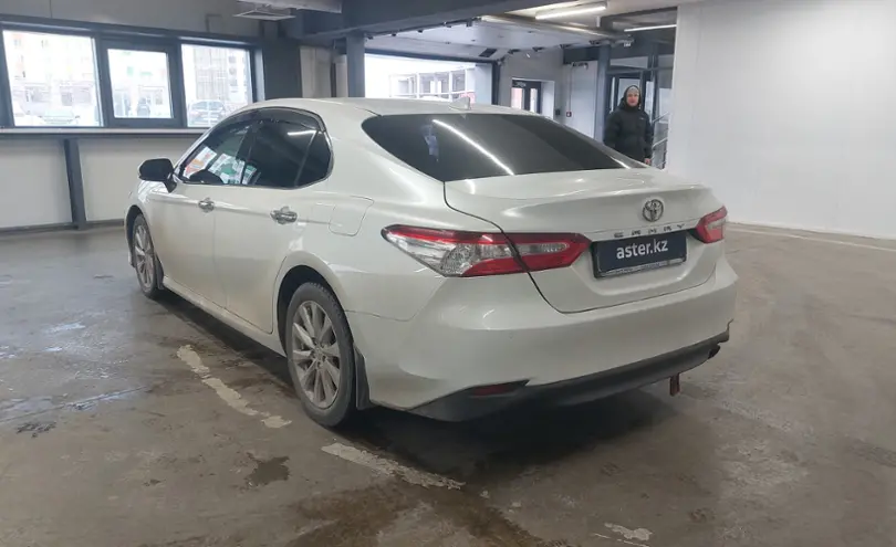 Toyota Camry 2020 года за 14 500 000 тг. в Астана фото 4