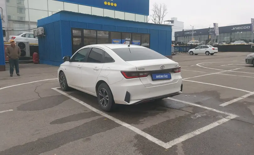 Toyota Yaris 2022 года за 9 500 000 тг. в Алматы фото 4